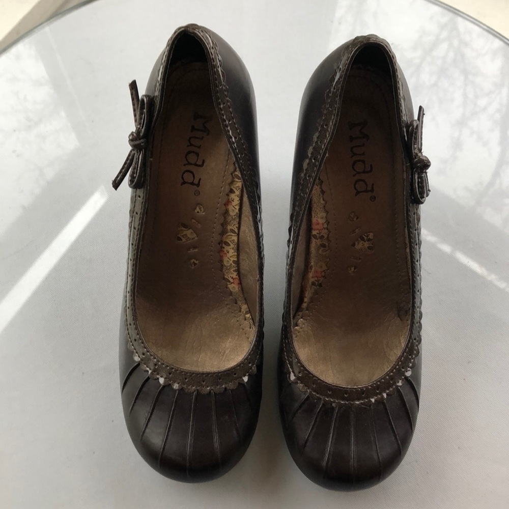 Brown heels by Mudd